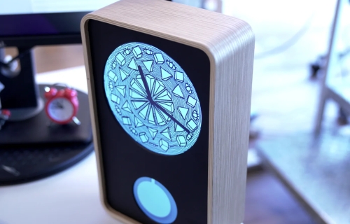 KlydoClock: A Fusion of Traditional Timekeeping and Modern Animated Art